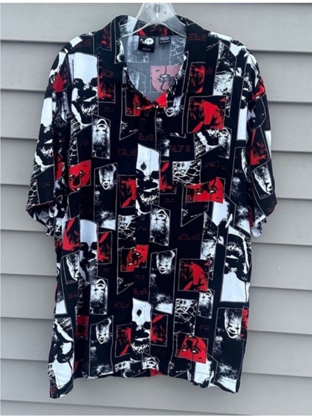 IT pennywise clown shirt button front men’s Halloween Sz XL AOP